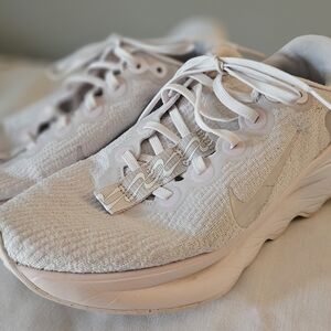 Nike Motiva Baby Pink Walking Shoes Size 9.5 Womens